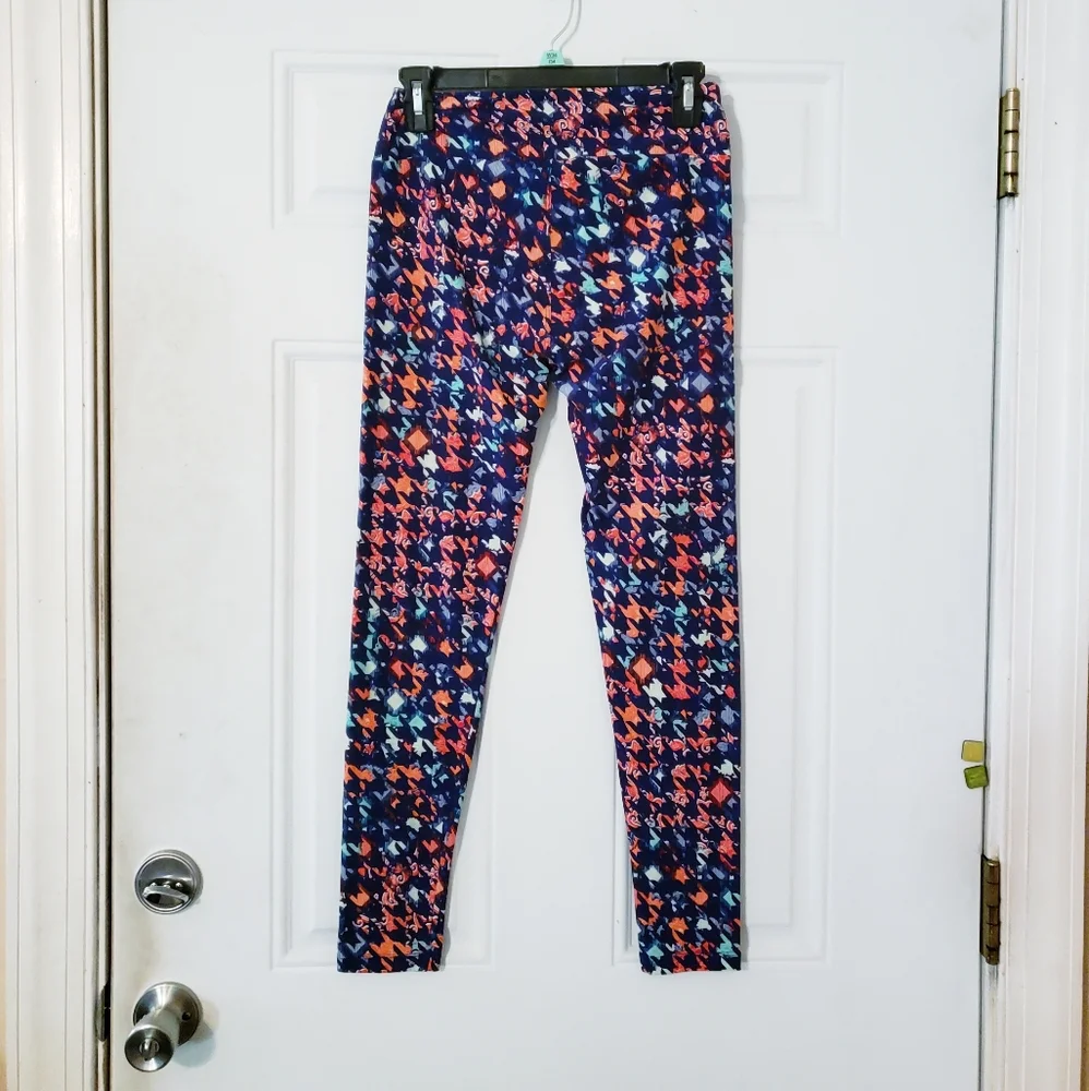 LuLaRoe leggings one size made in Vietnam - Picture 3 of 4